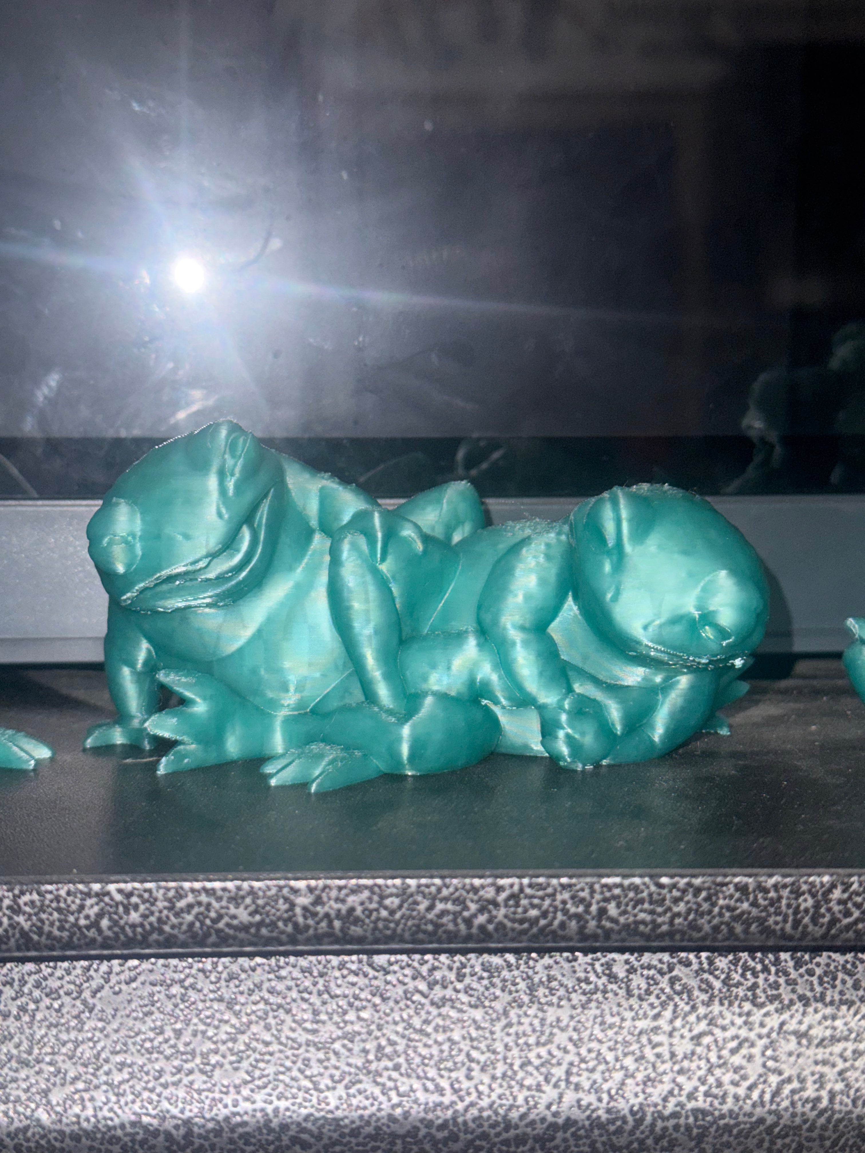 Golden Kaeru Jiujitsu Frog figurines